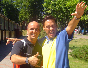 David Alonso, a la derecha, con Francis en las calles de Polonia, en el transcurso del Open 2007