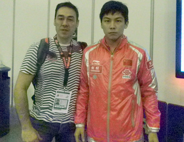 David Alonso con el chino Chen Qi. 