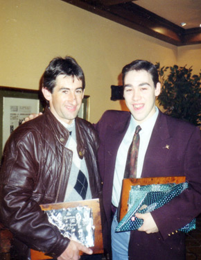 David Alonso con el gran corredor vizcaíno Marino Lejarreta, en la Gala de los Mejores Deportistas Vascos de 1992