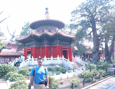 David Alonso, junto al templo de la Ciudad Prohibida. 
