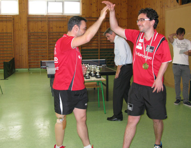 David Alonso y Josu Vitoria, celebrando el campeonato