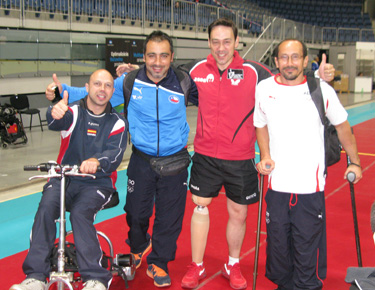 David Alonso, con varios compa&ntilde;eros.