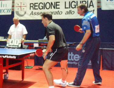 David Alonso en un partido de dobles con el jugador belga Nico Vergeylen, como compañero 