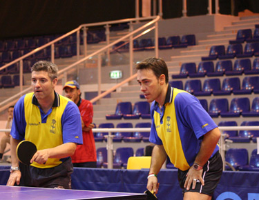David Alonso en un partido de dobles con Josin Blanco