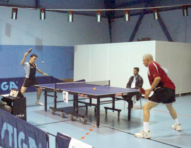David Alonso a la izquierda, en un partido contra el americano Norman.