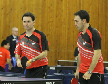 David Alonso y Álvaro Valera, en un partido de equipos.