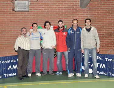 David Alonso, con deportistas y responsables del C.D.Zuzenak