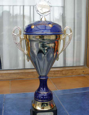 Copa de campeón para David Alonso